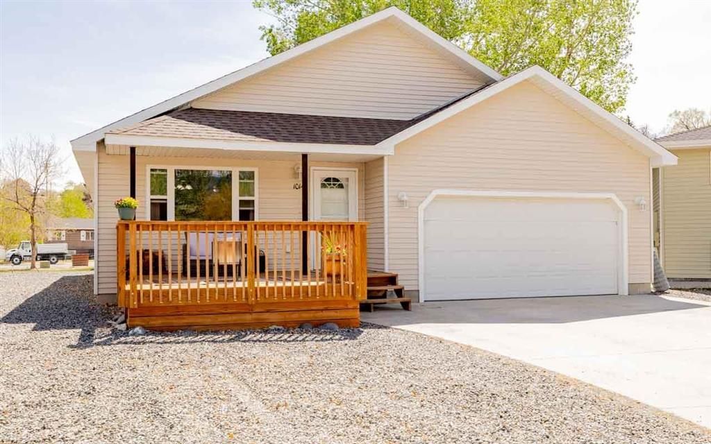 Photo of 1014 Glade Ct, Cody, WY 82414 (MLS # 10032390)