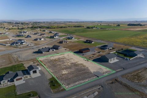 Tiny photo for TBD Wagon Box Ln #16, Powell, WY 82435 (MLS # 10030970)