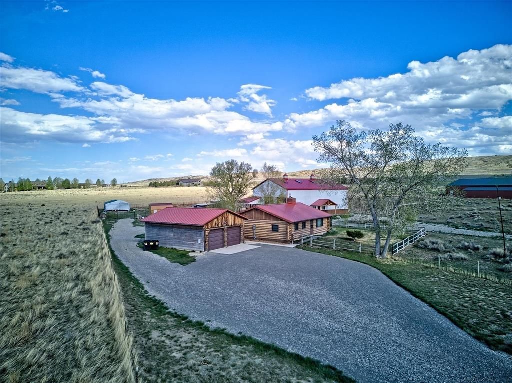 Photo of 90 Sunset Rim, Cody, WY 82414 (MLS # 10032379)