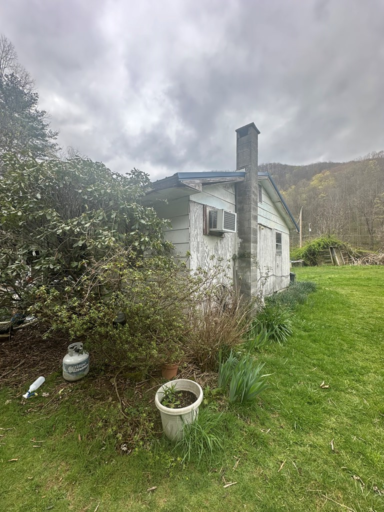 111 Mineral Court, Naoma, West Virginia image 2