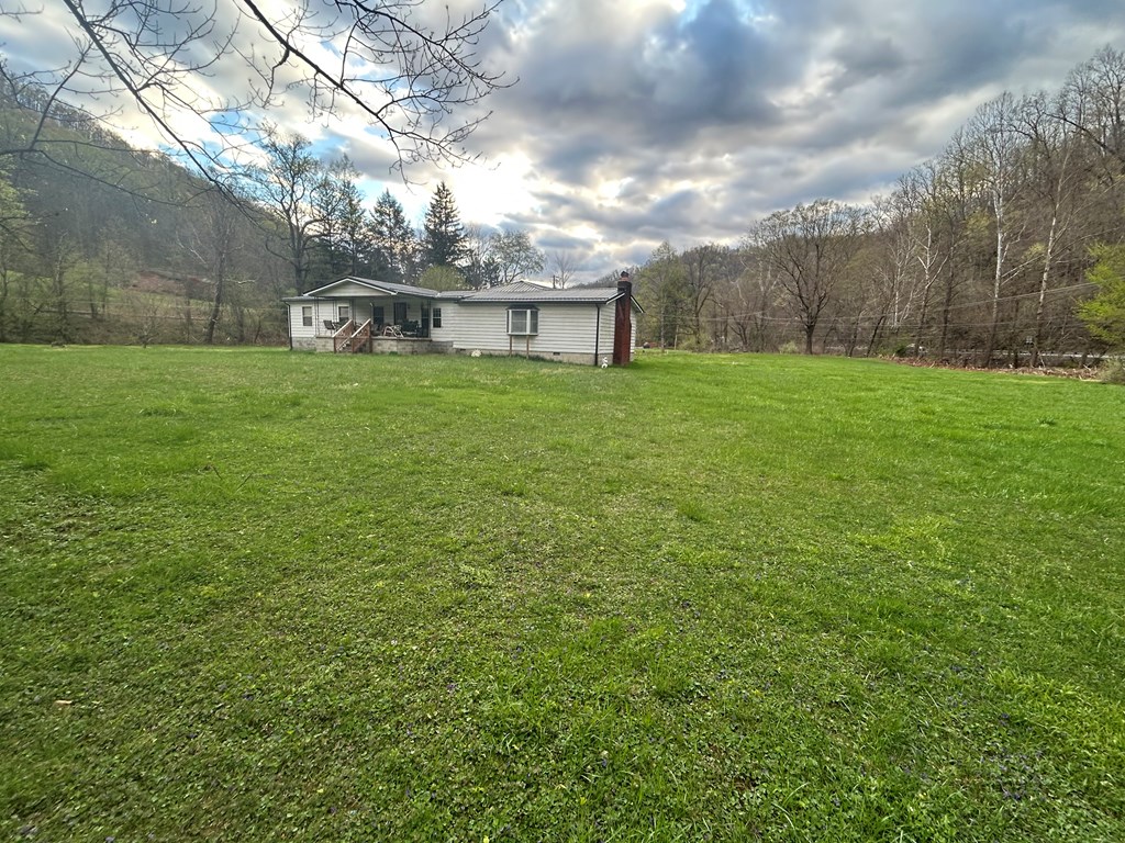 308 Old Mill Rd, Oceana, West Virginia image 2