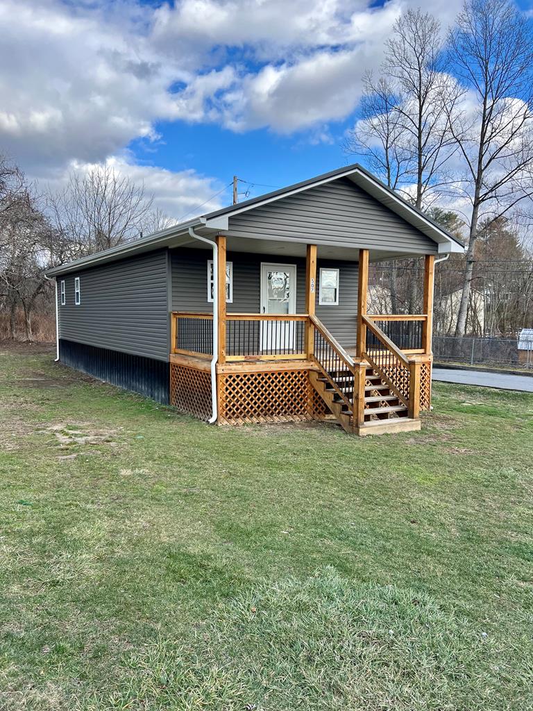 507 Roberts Ave, Oak Hill, West Virginia image 1