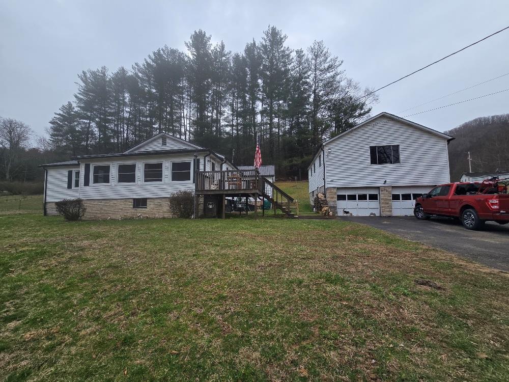 884 Upper Rock Creek Rd, Rock Creek, West Virginia image 1