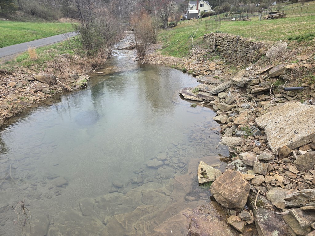 884 Upper Rock Creek Rd, Rock Creek, West Virginia image 7