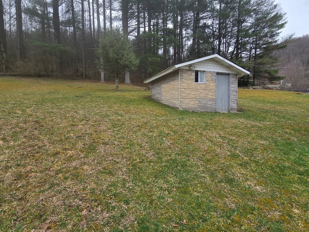884 Upper Rock Creek Rd, Rock Creek, West Virginia image 10