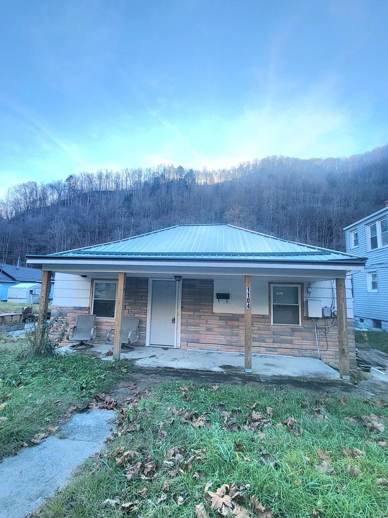 1104 Johnson Avenue, Mullens, West Virginia image 1