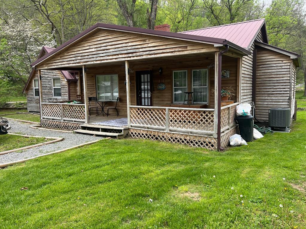 120 Wickham Street, Alderson, West Virginia image 1