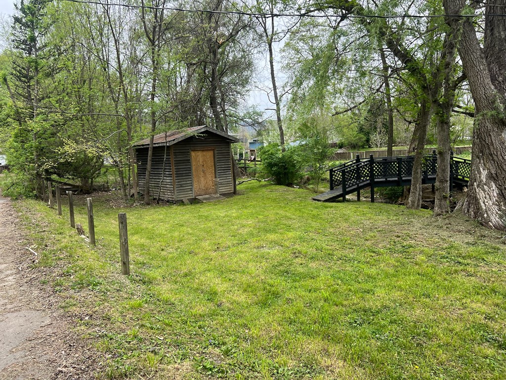 120 Wickham Street, Alderson, West Virginia image 25