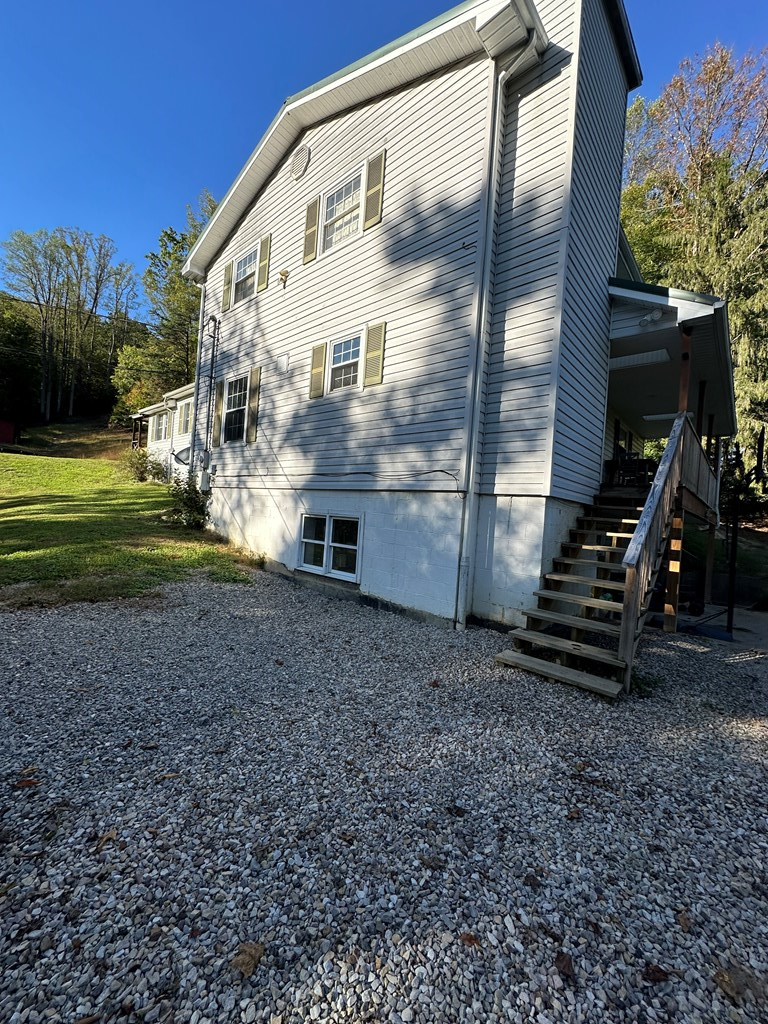 179 Fox Ave, Ansted, West Virginia image 3