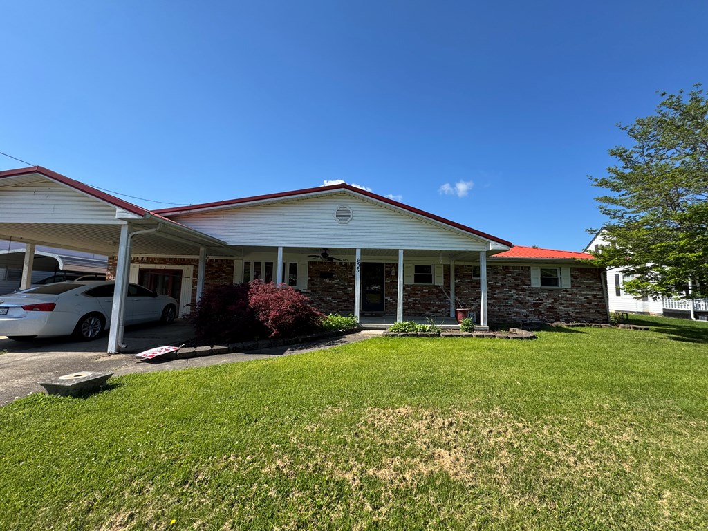 605 Roosevelt Street - Photo 2