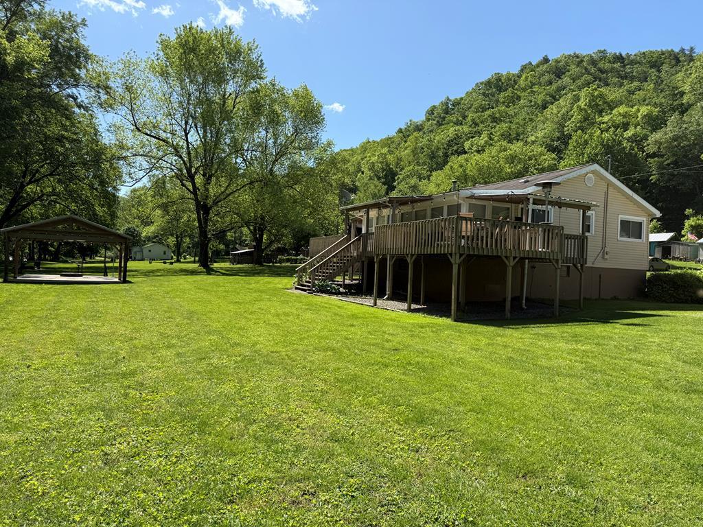 62 River Drive, Hinton, West Virginia image 2