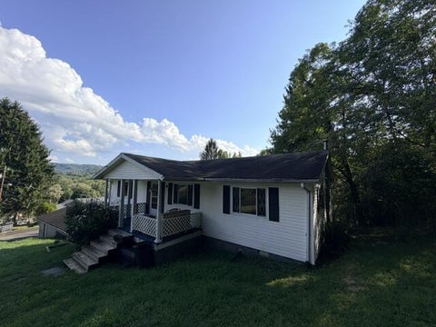 Homes For Sale - 214 Cook St<br/> Lester, WV 25865