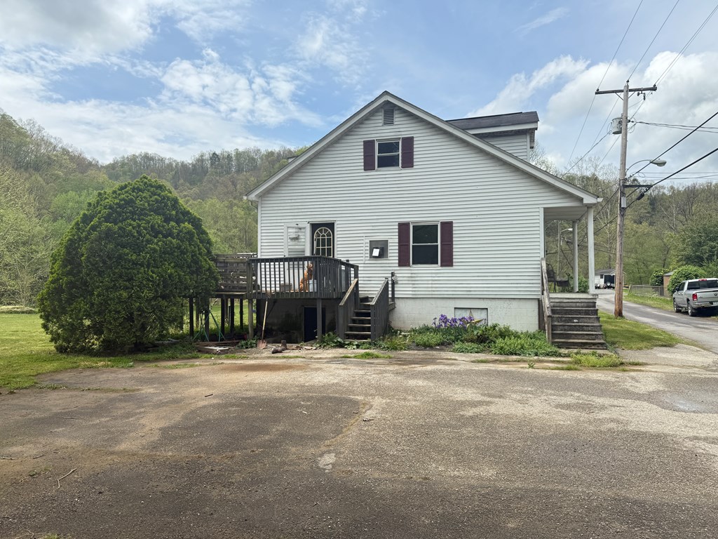 241 Sycamore Avenue, Pineville, West Virginia image 2