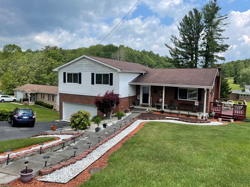 114 Sidney St, Beckley, West Virginia image 2