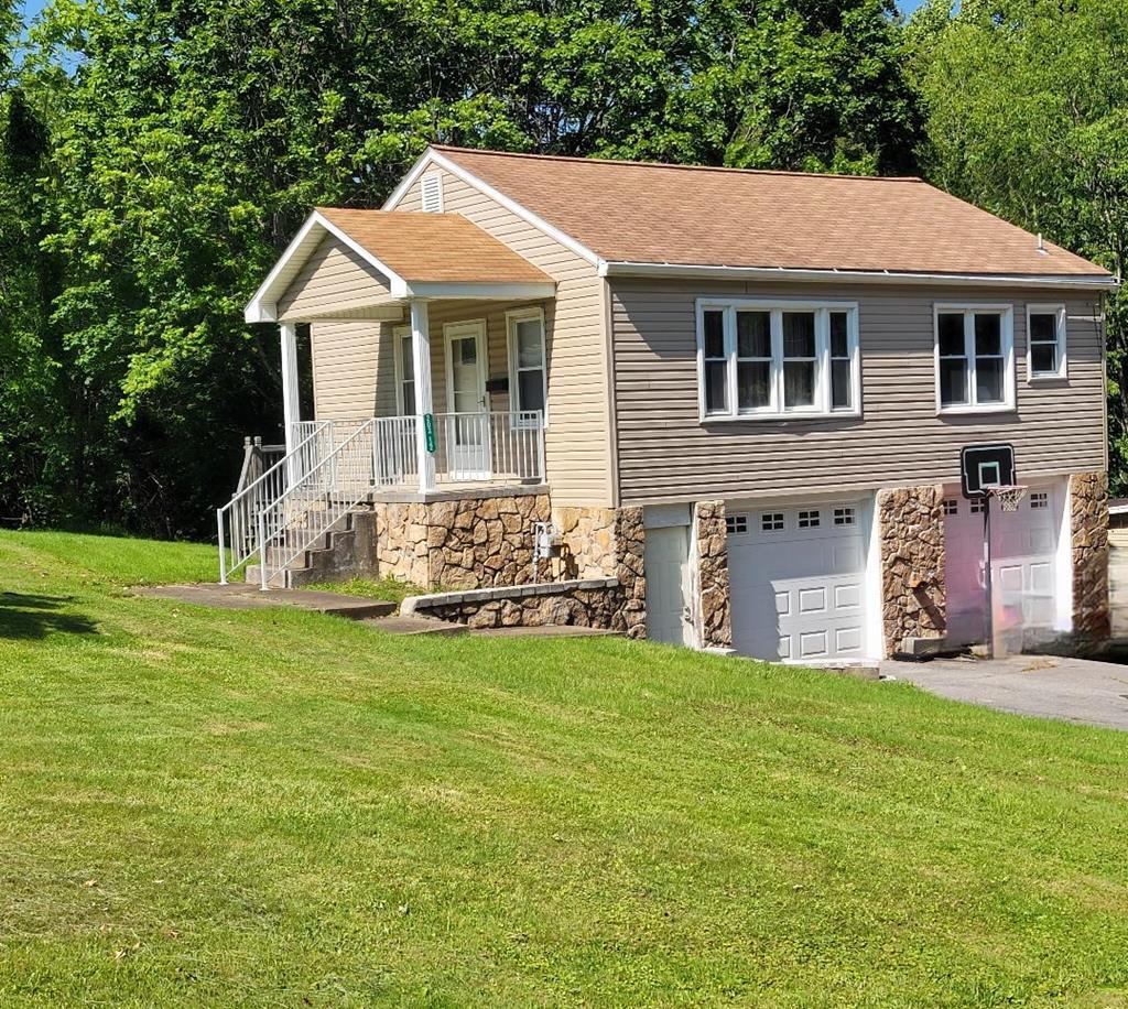 203 1/2 Reservoir Road, Beckley, West Virginia image 1