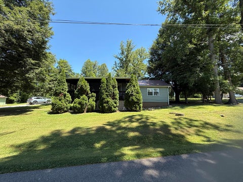 Homes For Sale - 684 River Park Drive<br/> Ona, WV 25545