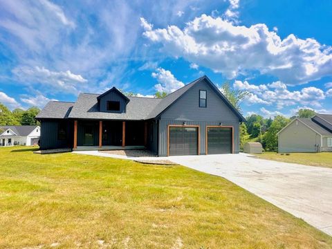 Homes For Sale - 984 Gatewood Rd<br/> Fayette County, Fayetteville, WV 25840
