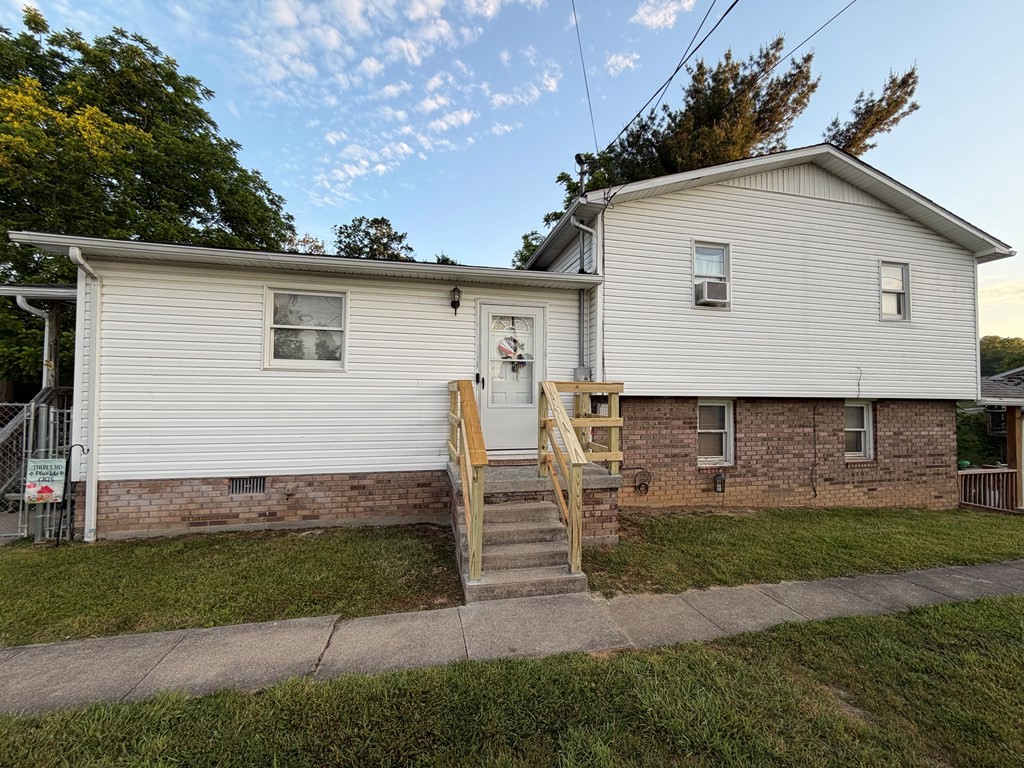 119 Pershing Avenue - Photo 3