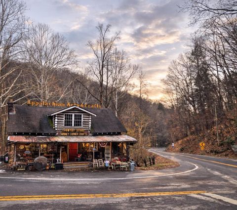 Homes For Sale - 15328 Midland Trail<br/> Fayette County, Ansted, WV 25812