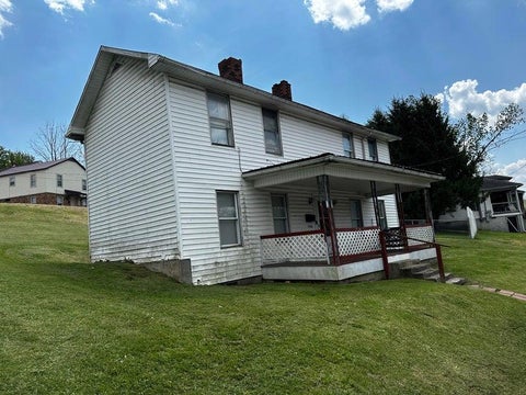 Homes For Sale - 1014 Webster Rd<br/> Summersville, WV 26651