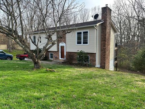 Homes For Sale - 1101 Overlook Dr<br/> Beckley, WV 25801
