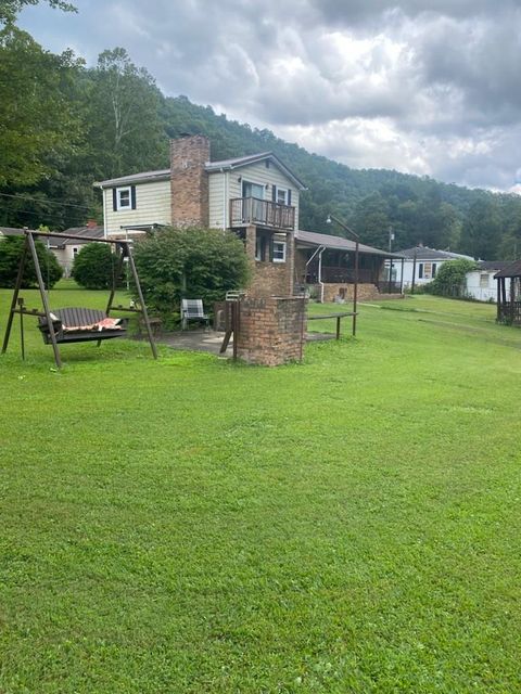 Homes For Sale - 60 Woodward Avenue<br/> Wyoming County, Pineville, WV 24874