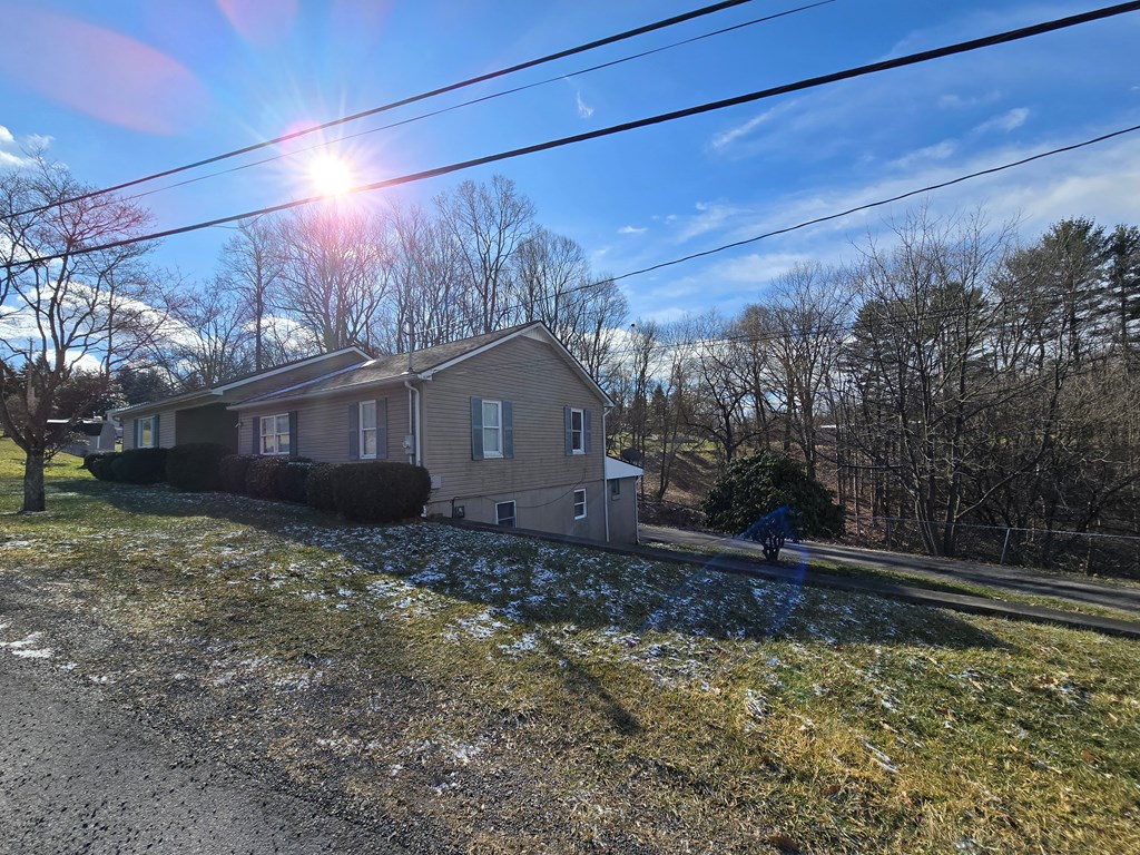 125 Circle Tree Drive, Beckley, West Virginia image 3