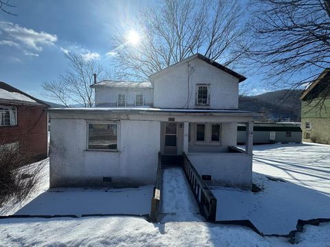 Homes For Sale - 68 East Main Street<br/> Nicholas County, Richwood, WV 26261