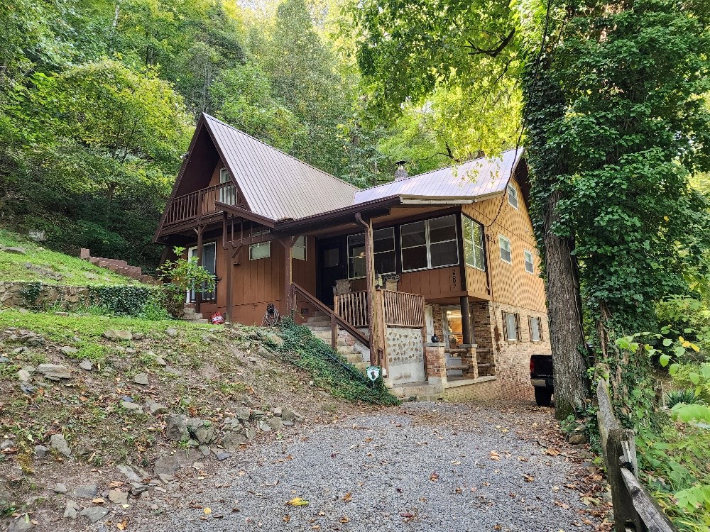 2597 Camp Lightfoot Road, Hinton, West Virginia image 4