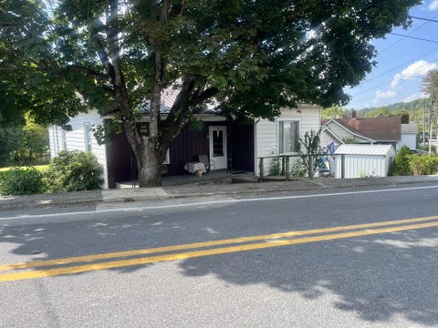 Homes For Sale - 245 Whitestick Street<br/> Mabscott, WV 25871