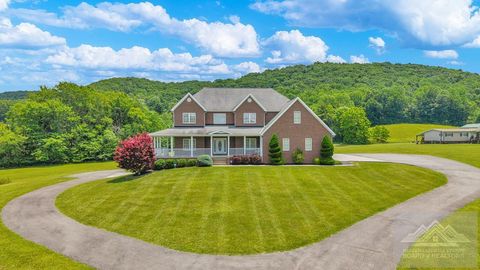 Homes For Sale - 4198 Hinton Road<br/> Mercer County, Athens, WV 24712