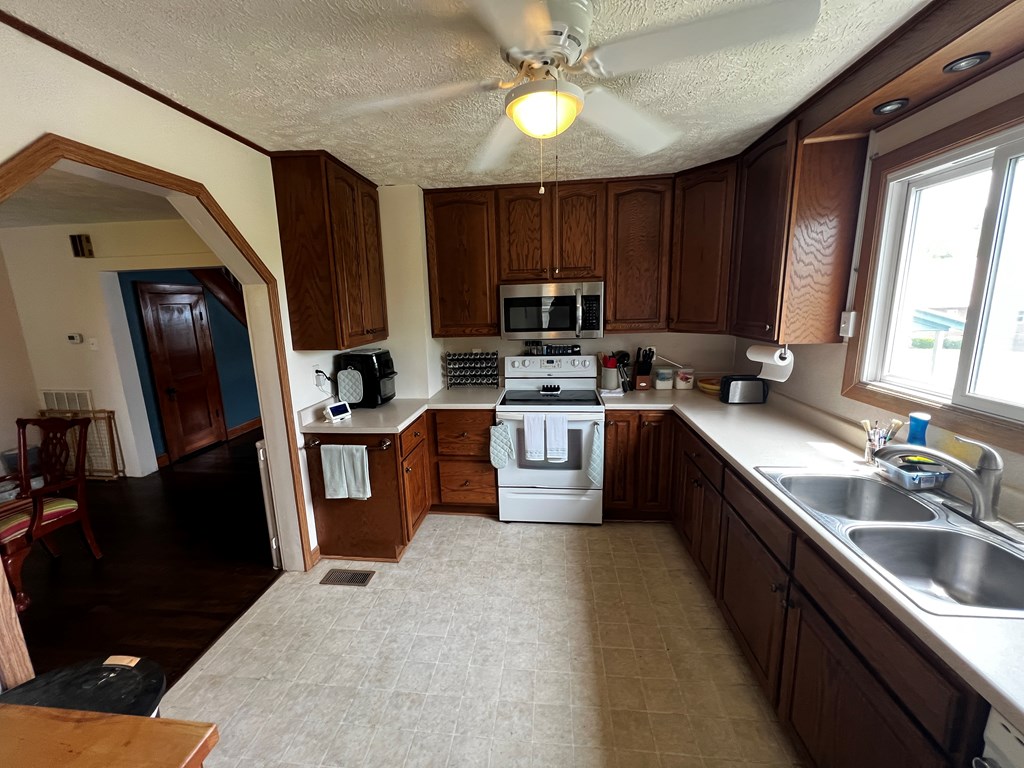 307 Thornton Avenue, Princeton, West Virginia image 4