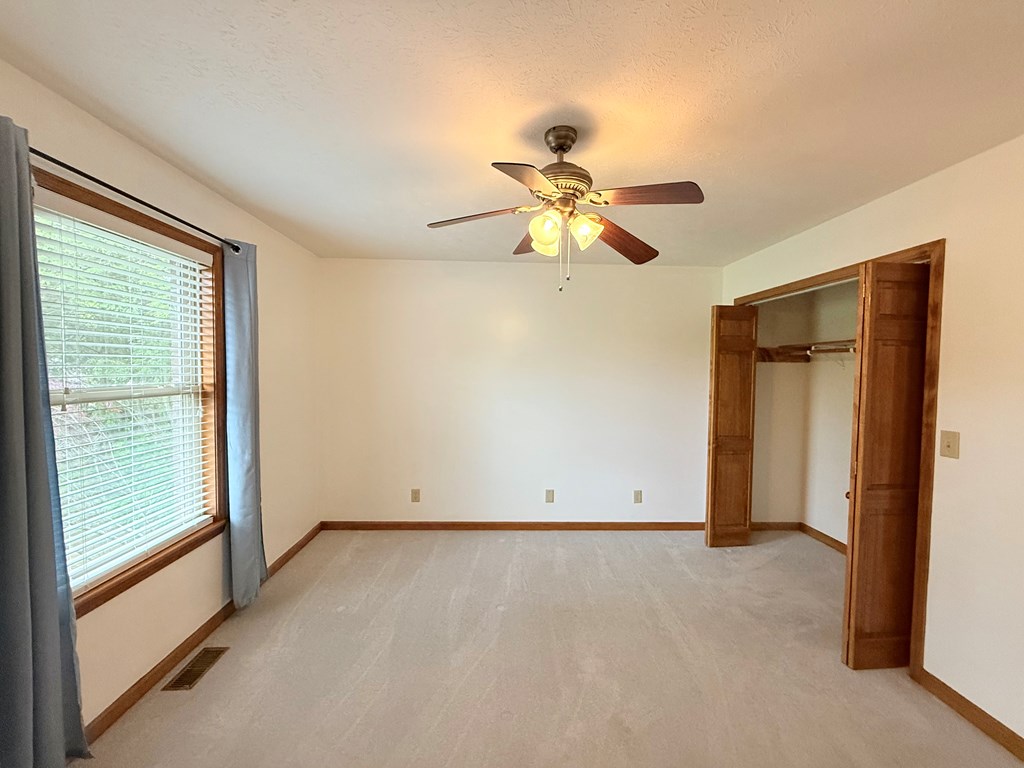 111 W Hendricks Street, Beckley, West Virginia image 12