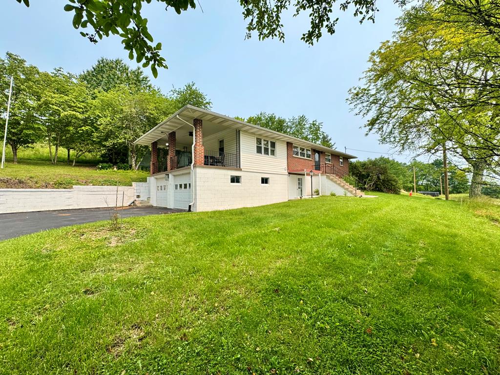 120 Glenwood Ln, Shady Spring, West Virginia image 1