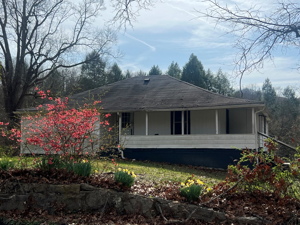 5981 Paint Creek Road, Scarbro, West Virginia image 3