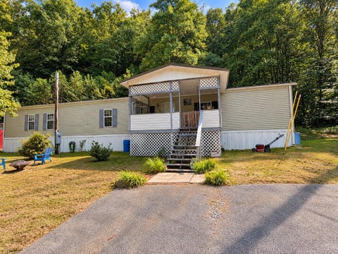 Homes For Sale - 1110 Kathryn Street<br/> Wyoming County, Glen Fork, WV 25913