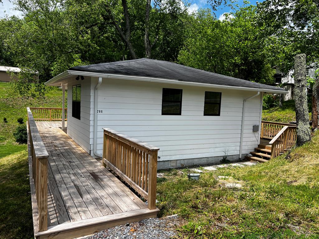 208 S Hill St, Mabscott, West Virginia image 1