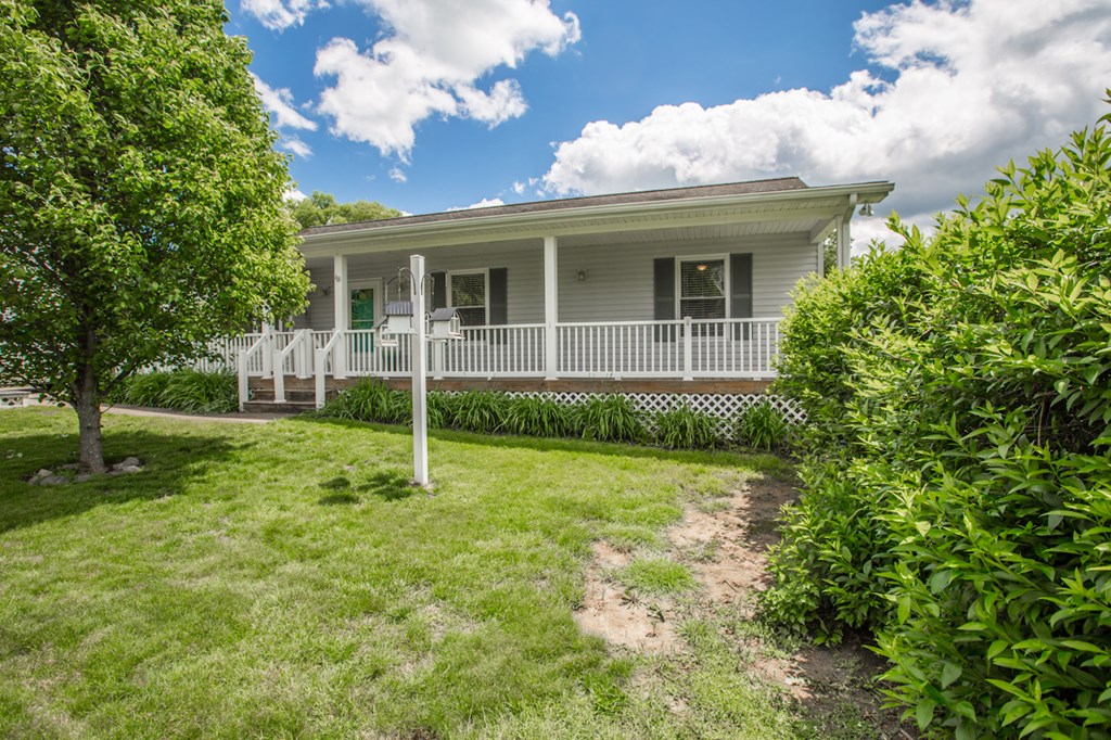114 Greystone Drive, Beaver, West Virginia image 2