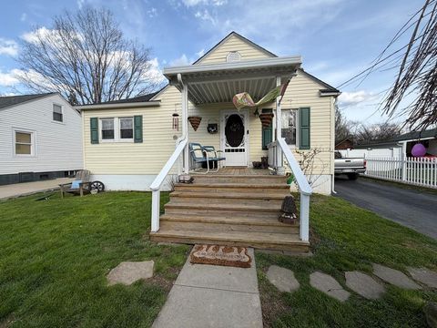 Homes For Sale - 114 Lindburg Ave<br/> Fayetteville, WV 25840