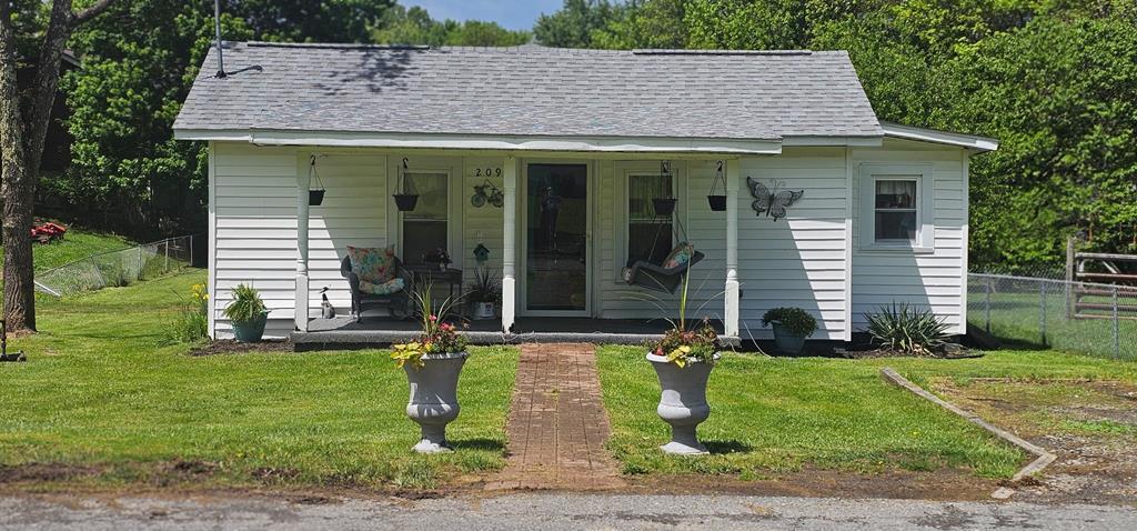 209 4th Street, Bradley, West Virginia image 4