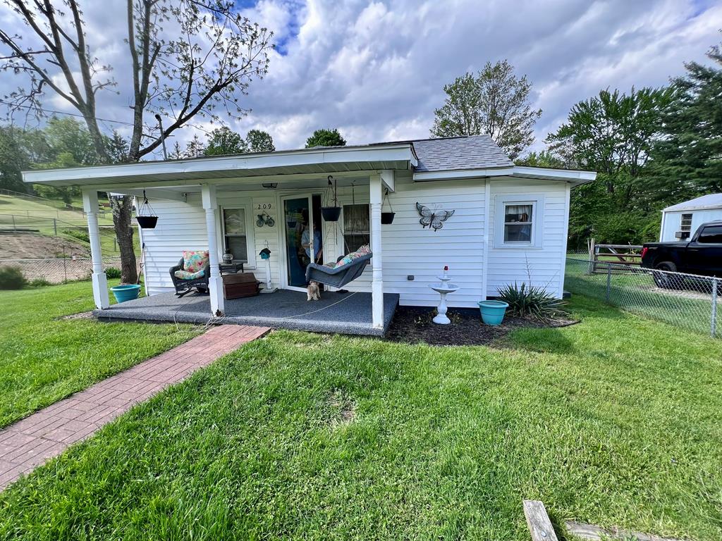 209 4th Street, Bradley, West Virginia image 1