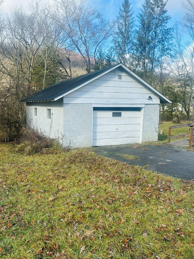 163 Riverside Drive, Rainelle, West Virginia image 38