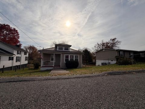 Homes For Sale - 410 Grafton St<br/> Beckley, WV 25801