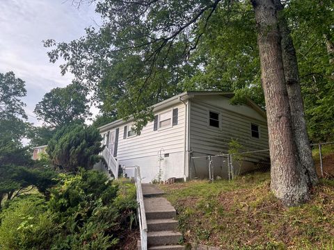 Homes For Sale - 808 New River Drive<br/> Beckley, WV 25801