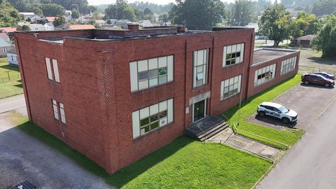 Homes For Sale - 44 Patterson Avenue<br/> Oak Hill, WV 25901