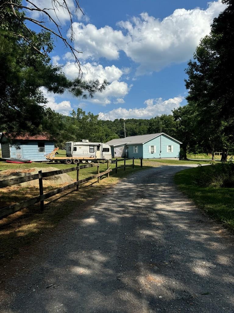 301 Cowtown Road, Meadow Bridge, West Virginia image 7