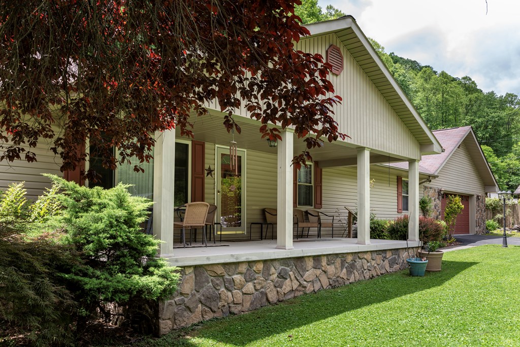 175 Poplar Lane, Oceana, West Virginia image 3