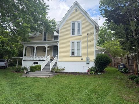 Homes For Sale - 283 Webster Street<br/> Alderson, WV 24910