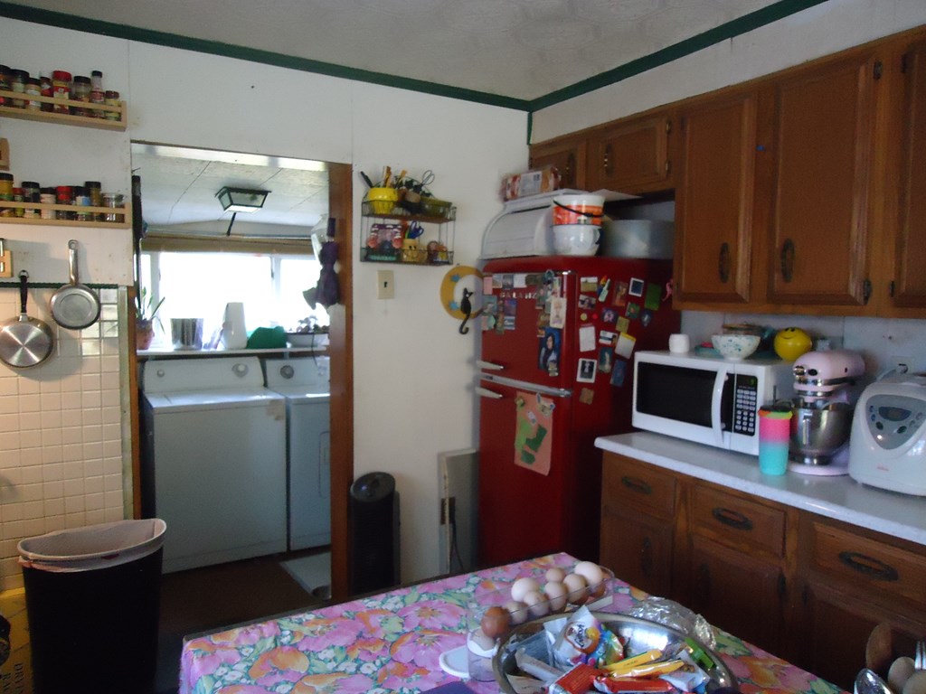 137 Brett Thomas Drive, Gary, West Virginia image 8