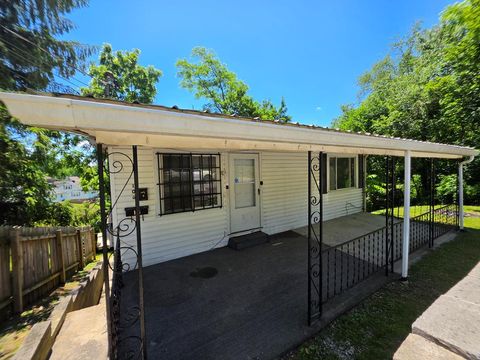 Homes For Sale - 106 Quarry St<br/> Beckley, WV 25801